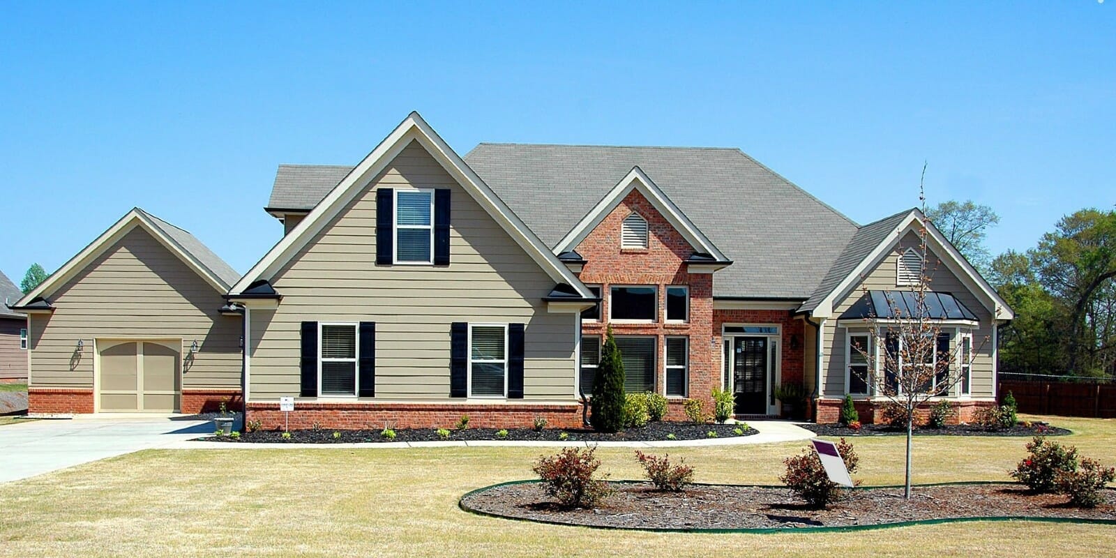 Nice hime with new shingle roof